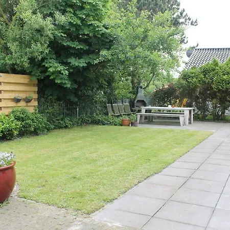 Attractive In Apartman